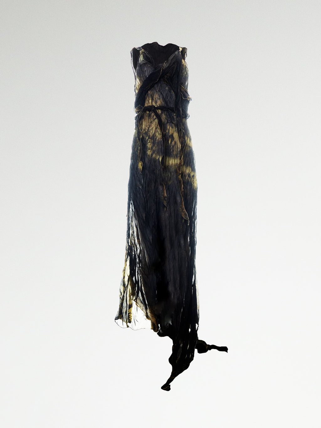 El vestido Measha: Vestido de satén de seda al bies